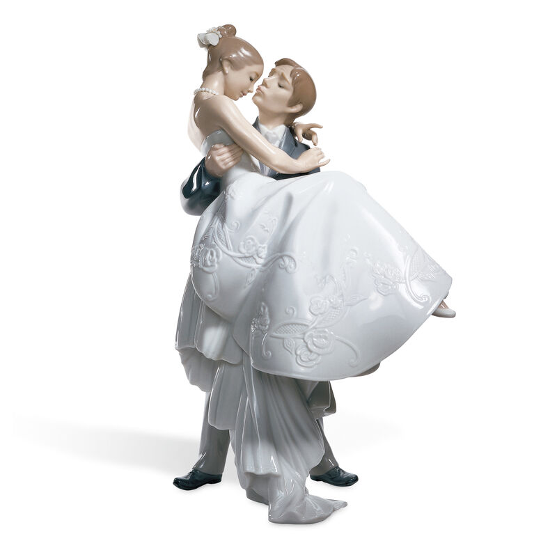 Lladro &quot;The Happiest Day&quot; Porcelain Figurine image number 0