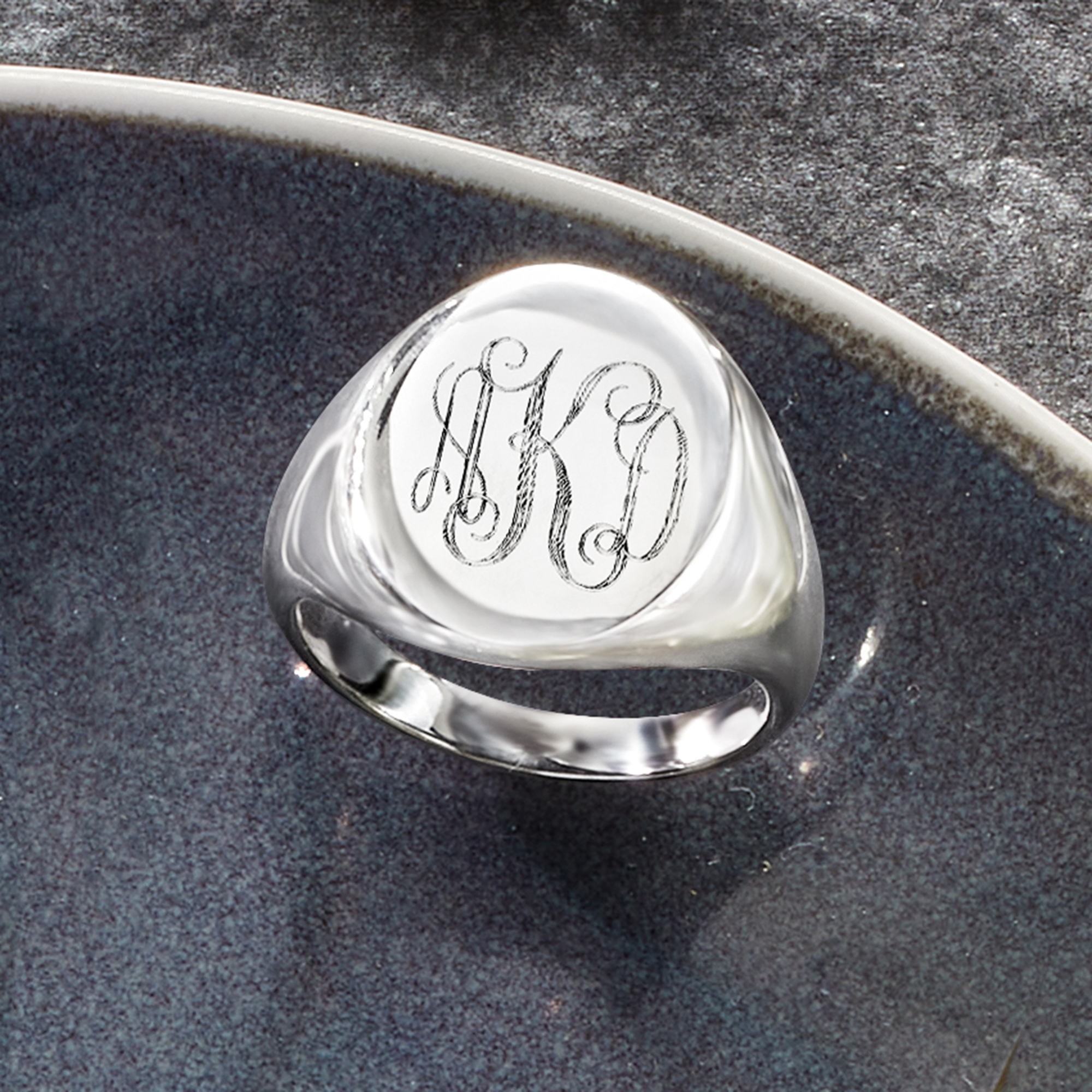 S・S・G 　galcia OVAL ENGRAVING RING S・S・G 様専用 galcia OVAL ENGRAVING RING - メルカリ
