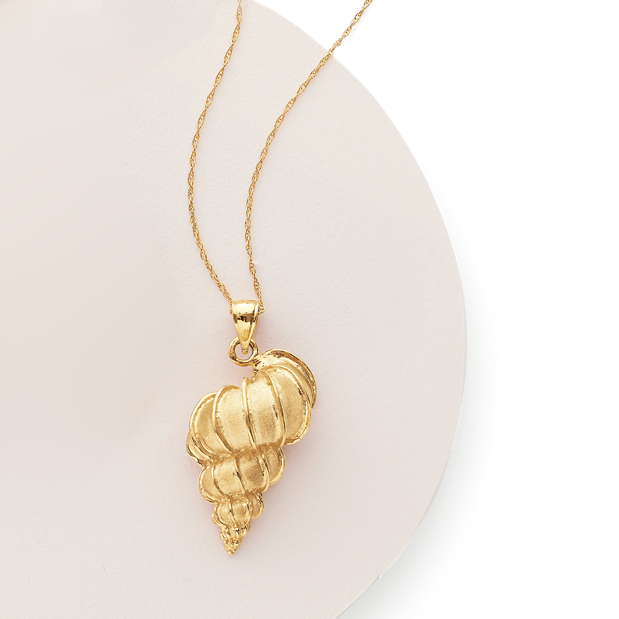 【関税＆送料込み】ChloAC Golden Shells Necklace Chloé The Chloé Shells Pendant Necklace in Vintage gold