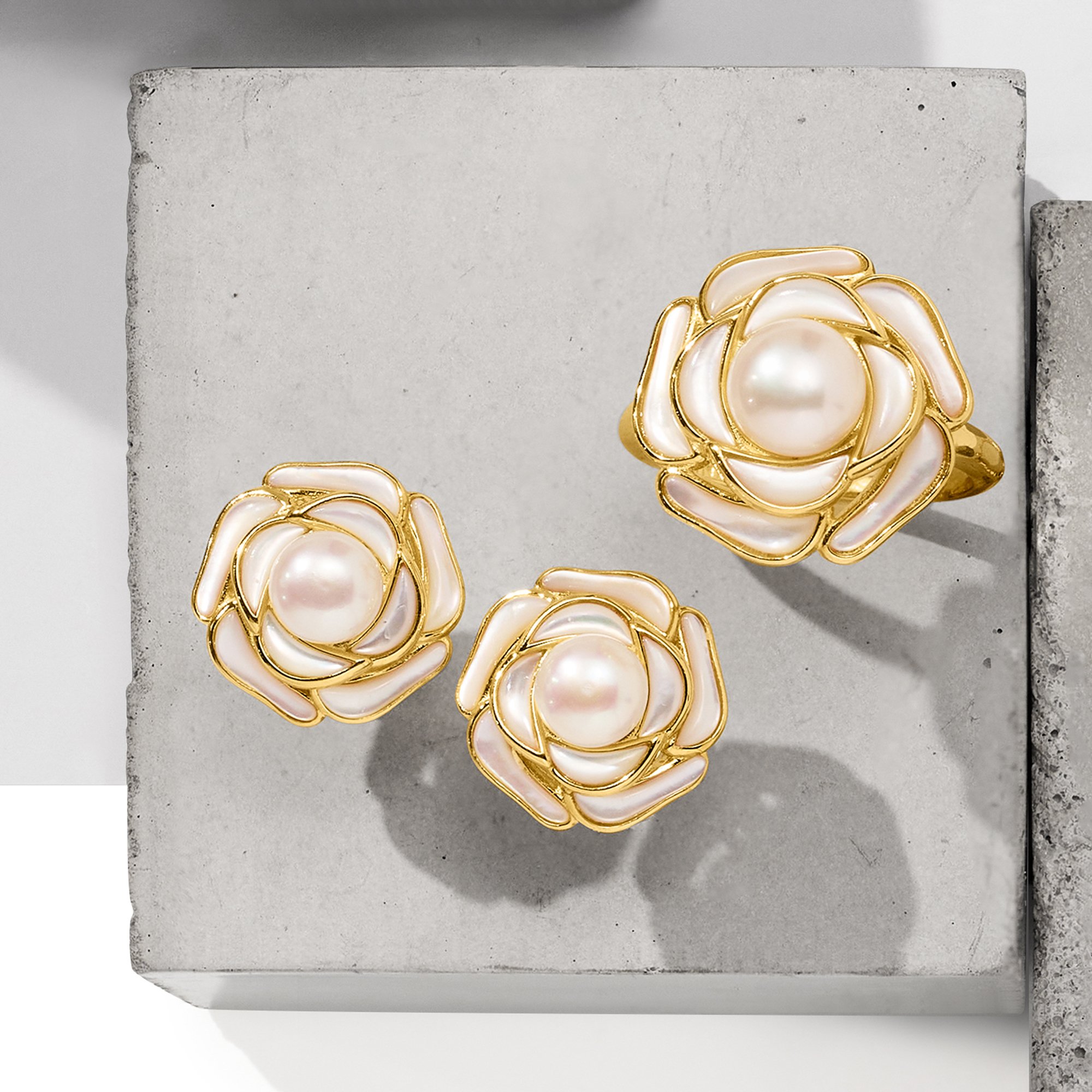 Mother-of-Pearl and 6-7.5mm Cultured Pearl Jewelry Set