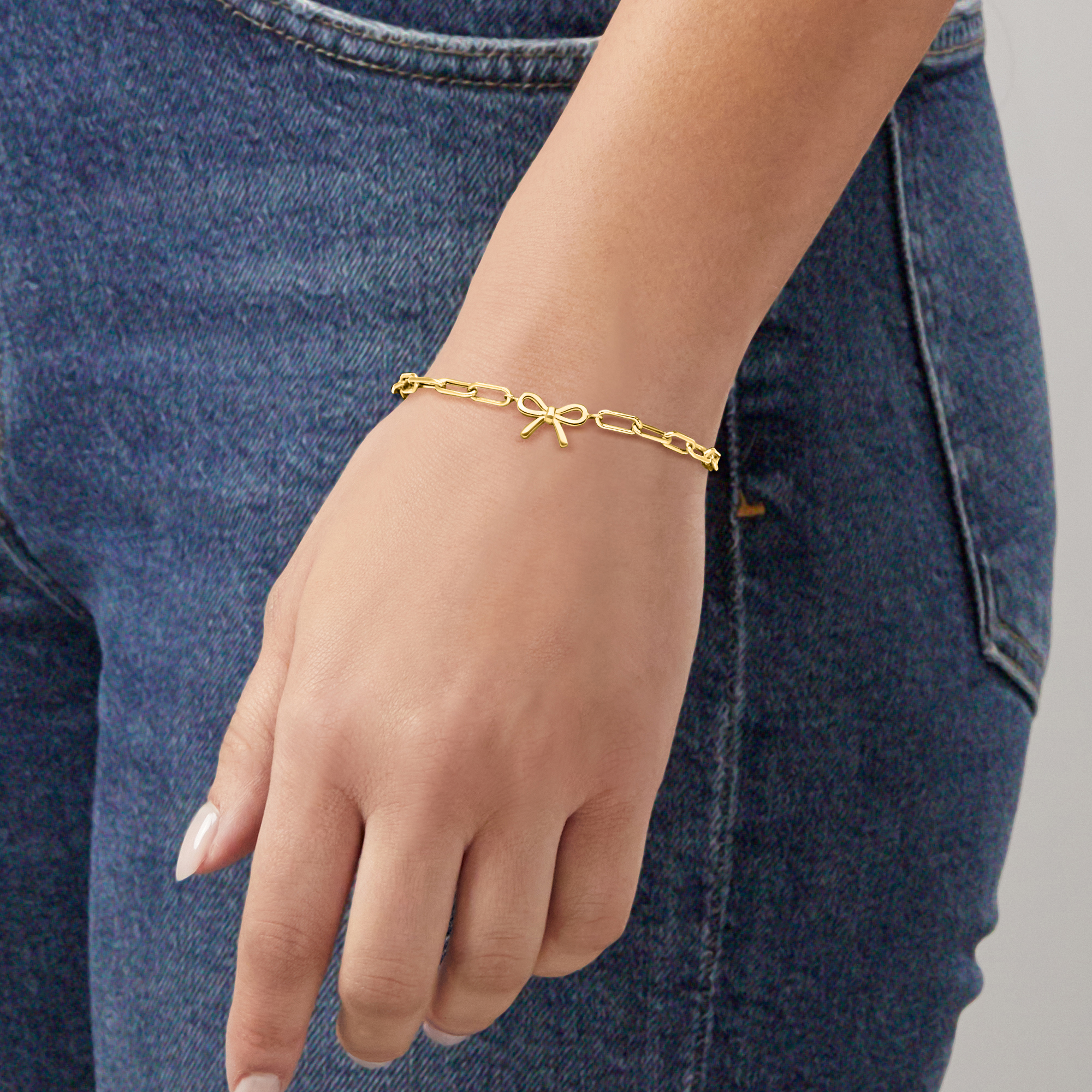10kt Yellow Gold Bow Charm Paper Clip Link Bracelet 10kt Yellow Gold Bow Charm Paper Clip Link Bracelet
