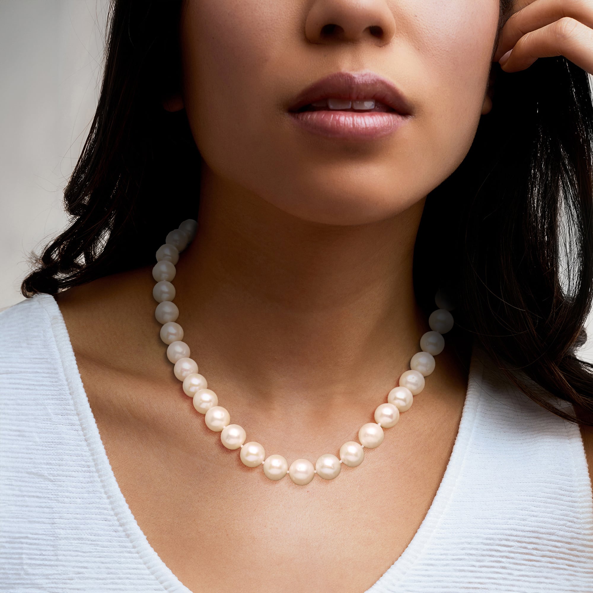 10-11mm Cultured Pearl Necklace with Sterling Silver Magnetic
