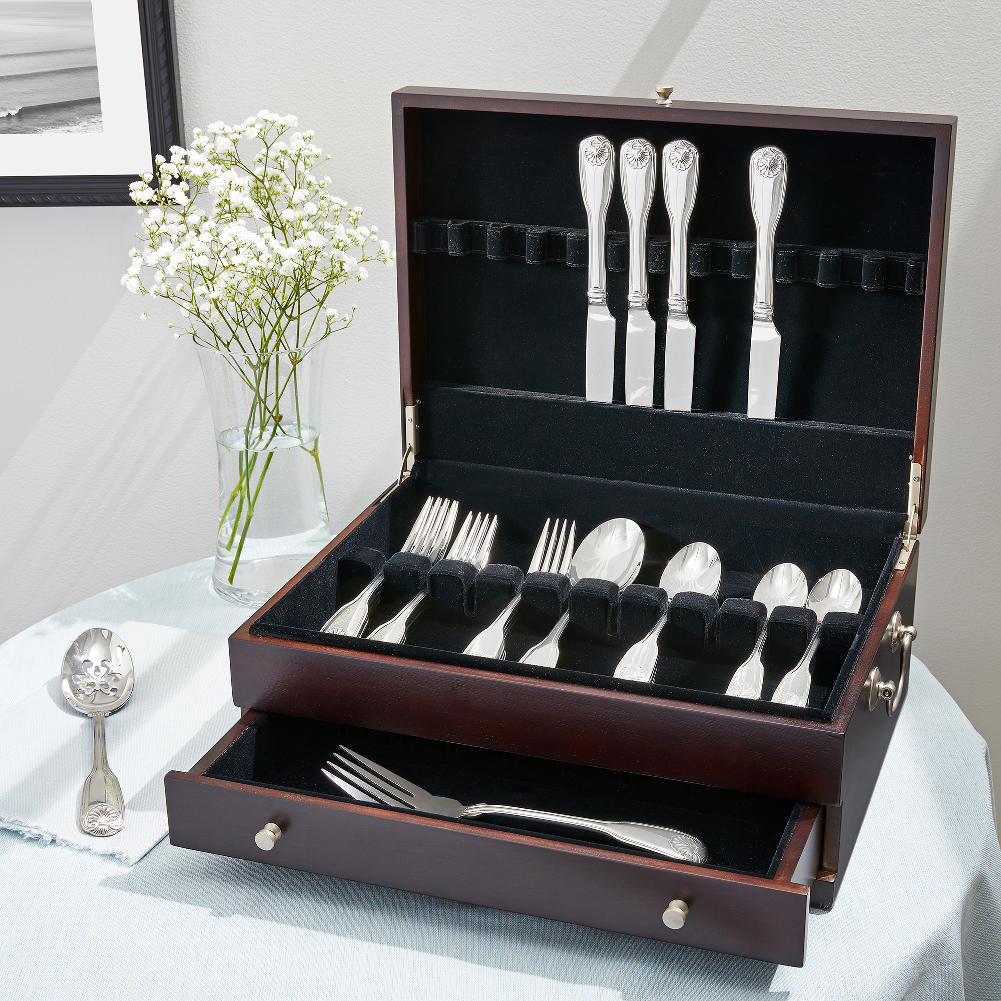 How to Store Silver Flatware: Expert Tips for Lasting Shine 1 How to Store Silver Flatware: Expert Tips for Lasting Shine