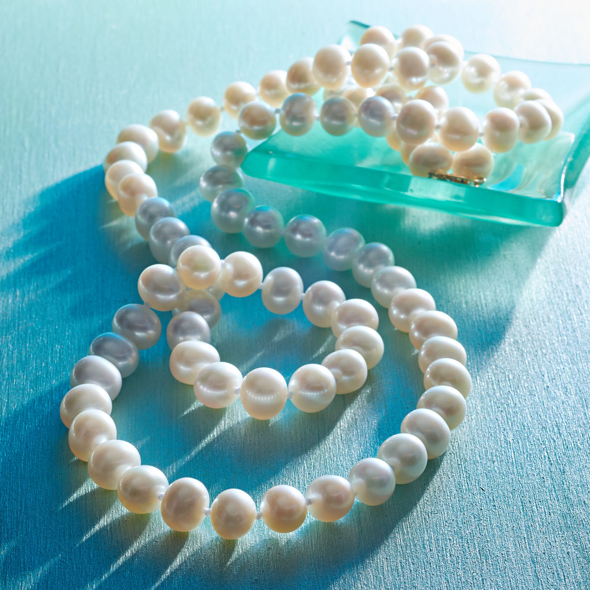 9.5-10.5mm Cultured Pearl Necklace with 14kt Yellow Gold 9.5-10.5mm Cultured Pearl Necklace with 14kt Yellow Gold