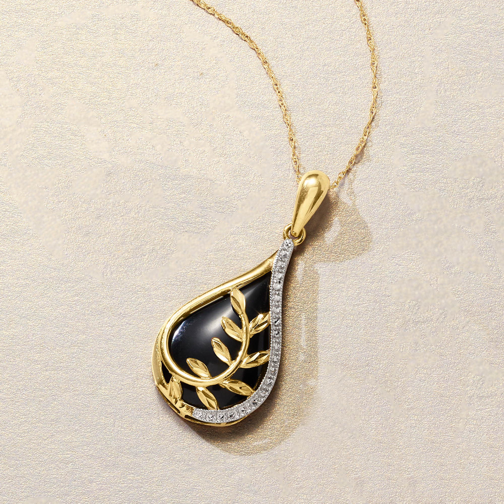 Onyx Leaf Design Teardrop Pendant Necklace in 14kt Two-Tone Gold